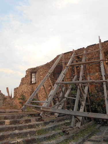 Imagen de Morelos: a más de dos años del sismo (propio), Parroquia de La asunción, ángulo de perfil (atribuido)