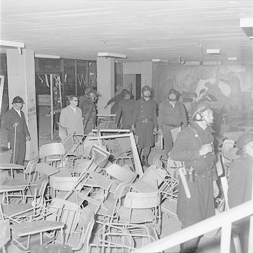 Imagen de MGP2693 (atribuido), Toma Casco detenidos ejército sep 1968 (alternativo)