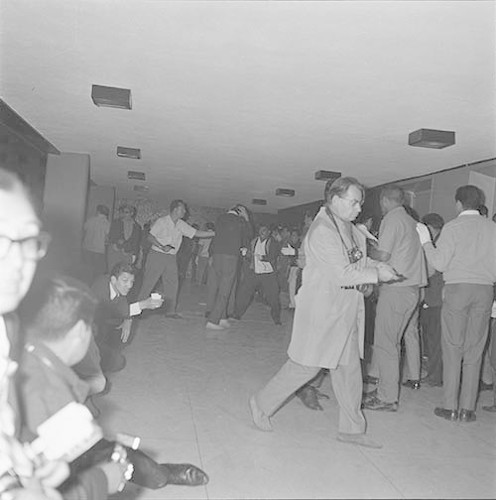 Imagen de MGP3074 (atribuido), Mitin Tlatelolco aprehensión líderes octubre 1968 (alternativo)