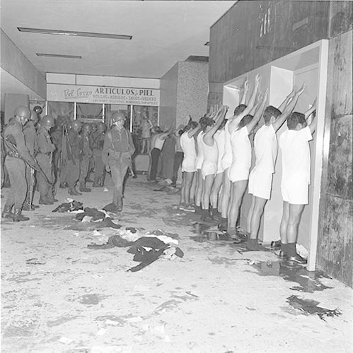 Imagen de MGP3082 (atribuido), Mitin Tlatelolco aprehensión líderes octubre 1968 (alternativo)