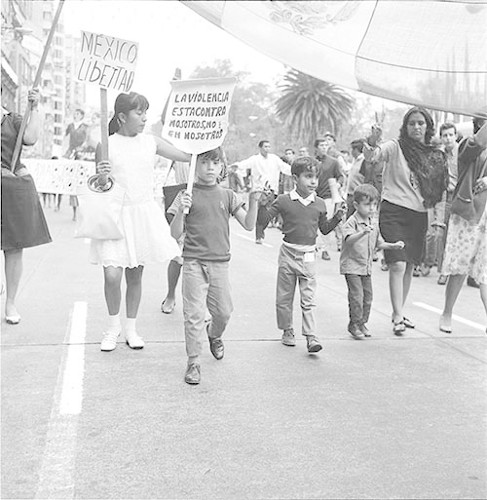 Imagen de MGP3129 (atribuido), Mitin señoras Cámara de Diputados octubre 1968 (alternativo)