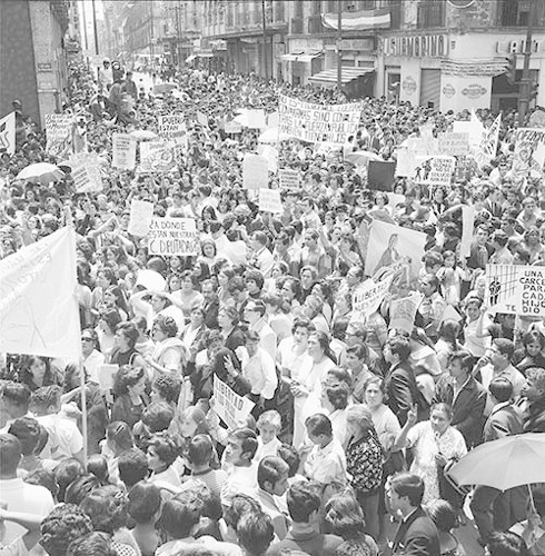 Imagen de MGP3138 (atribuido), Mitin señoras Cámara de Diputados octubre 1968 (alternativo)