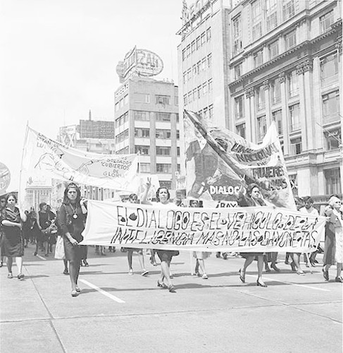 Imagen de MGP3146 (atribuido), Mitin señoras Cámara de Diputados octubre 1968 (alternativo)