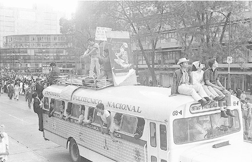 Imagen de MGP2314 (atribuido), Mitin estudiantil zócalo juárez 27 agosto 1968 (alternativo)