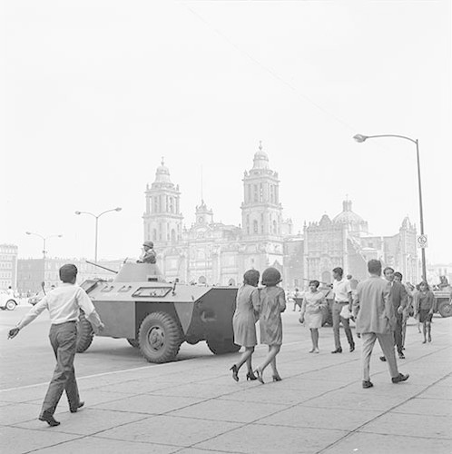Imagen de MGP2367 (atribuido), Mitin estudiantil zócalo juárez 27 agosto 1968 (alternativo)