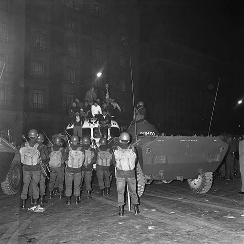 Imagen de MGP2370 (atribuido), Mitin estudiantil zócalo juárez 27 agosto 1968 (alternativo)
