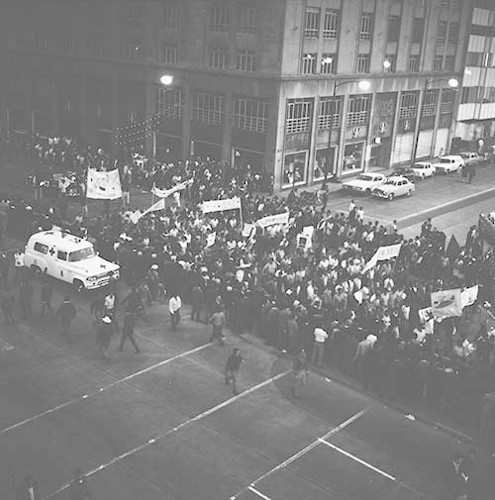 Imagen de MGP2388 (atribuido), Mitin estudiantil zócalo juárez 27 agosto 1968 (alternativo)
