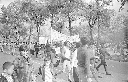 Imagen de MGP2436 (atribuido), Mitin estudiantil zócalo juárez 27 agosto 1968 (alternativo)
