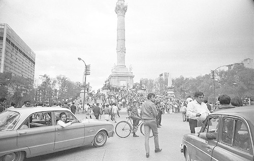 Imagen de MGP2442 (atribuido), Mitin estudiantil zócalo juárez 27 agosto 1968 (alternativo)