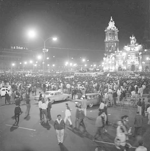 Imagen de MGP2367 (atribuido), Mitin estudiantil zócalo juárez 27 agosto 1968 (alternativo)