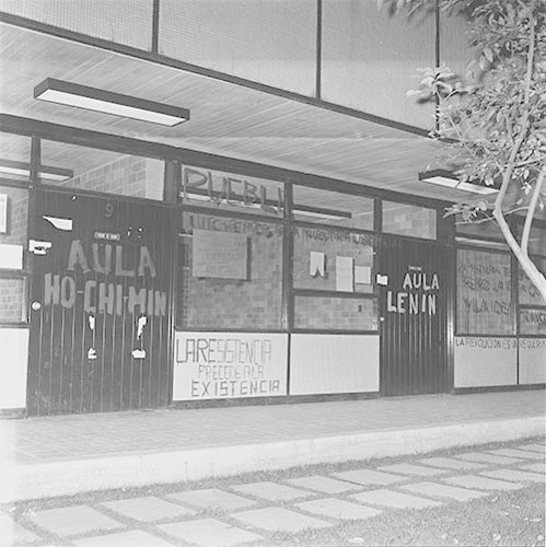 Imagen de MGP2568 (atribuido), Toma CU ejército letreros alusivos sep 1968 (alternativo)