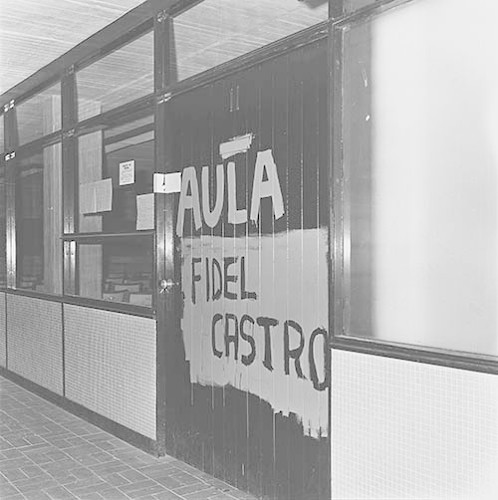 Imagen de MGP2573 (atribuido), Toma CU ejército letreros alusivos sep 1968 (alternativo)