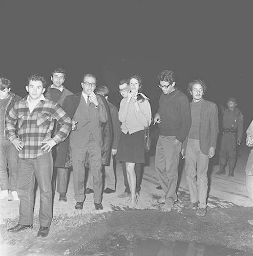 Imagen de MGP2582 (atribuido), Toma CU ejército letreros alusivos sep 1968 (alternativo)