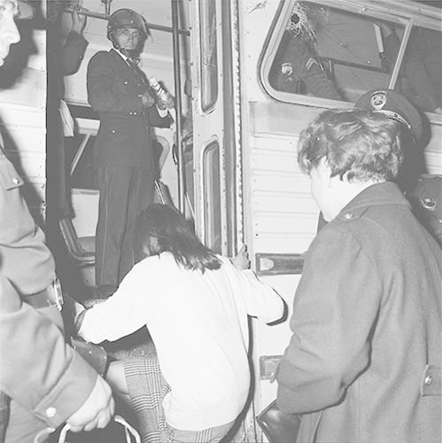 Imagen de MGP2640 (atribuido), Toma CU ejército letreros alusivos sep 1968 (alternativo)
