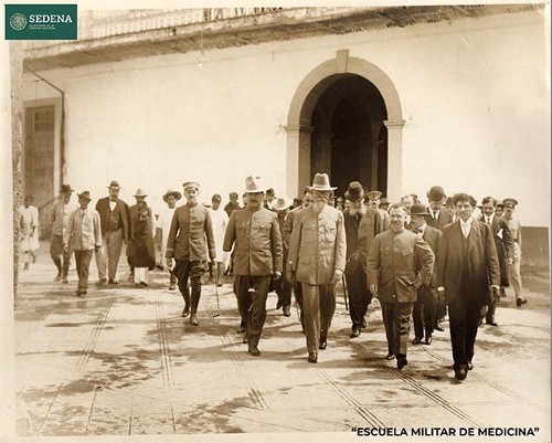 Imagen de Fundación simbólica de la Escuela Constitucionalista Médico Militar, hoy Escuela Militar de Medicina, el 12 de octubre de 1916 (atribuido)