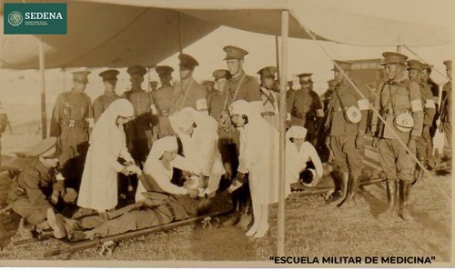 Imagen de Registro fotográfico de cinco enfermeras (atribuido)