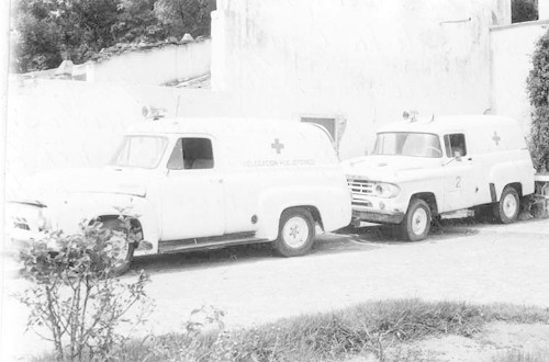 Imagen de Ambulancias de la Cruz Roja abandonadas (atribuido)