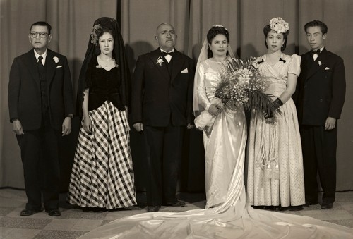 Imagen de Retrato de boda en grupo con padrinos y madrinas (atribuido)