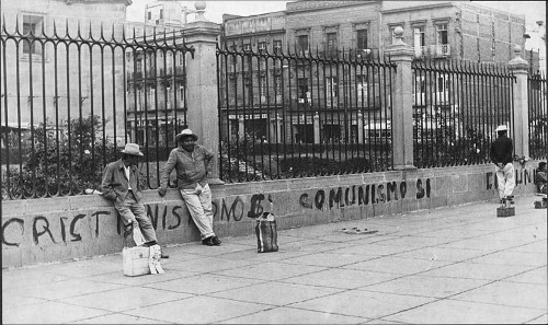 Imagen de Pinta a las afueras de la Catedral reivindicando el comunismo (atribuido)