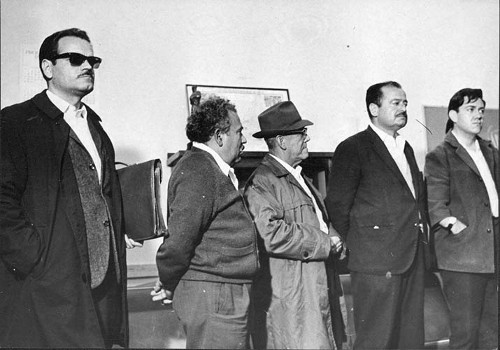 Imagen de Líderes estudiantiles y comunistas detenidos durante la represión de 1968, el último de la fila es Gilberto Rincón Gallardo (propio)