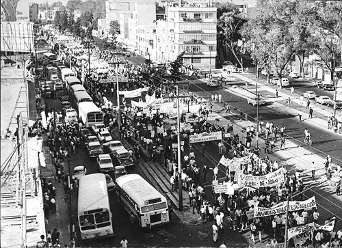 Imagen de Manifestación en protesta por la matanza del 10 de junio de 1971 (propio)