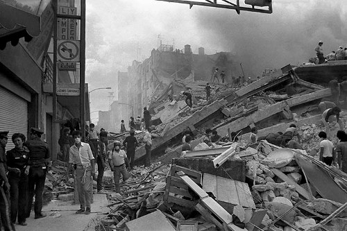 Imagen de Temblor, edificios dañados en el 1er. cuadro, D.D.F. (propio), Temblor, edificios dañados en el primer cuadro, Departamento del Distrito Federal (alternativo)