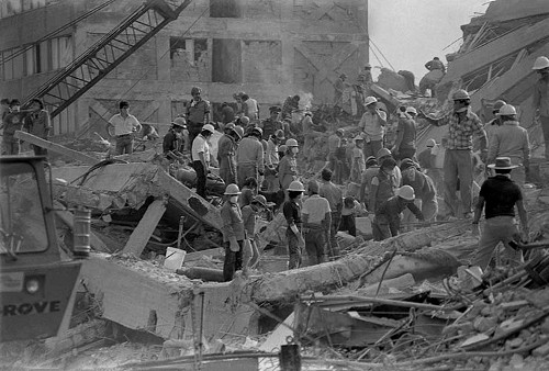 Imagen de Temblor, edificios dañados en el 1er. cuadro, D.D.F. (propio), Temblor, edificios dañados en el primer cuadro, Departamento del Distrito Federal (alternativo)