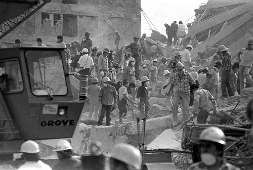 Imagen de Temblor, edificios dañados en el 1er. cuadro, D.D.F. (propio), Temblor, edificios dañados en el primer cuadro, Departamento del Distrito Federal (alternativo)