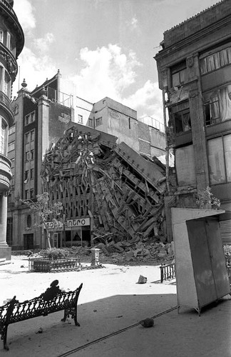 Imagen de Temblor, edificios dañados en el 1er. cuadro, D.D.F. (propio), Temblor, edificios dañados en el primer cuadro, Departamento del Distrito Federal (alternativo)
