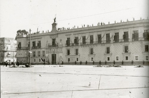Imagen de Plaza de Armas la mañana del 9 de febrero de 1913