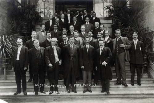 Imagen de "Gustavo Madero y Pino Suárez" con funcionarios, retrato de grupo