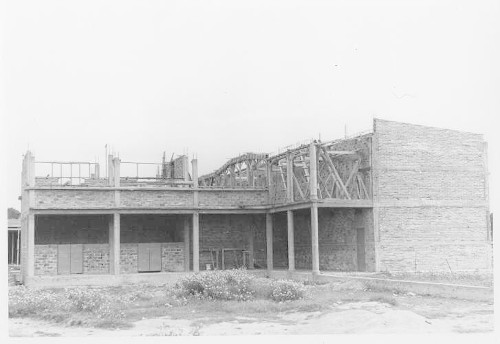 Imagen de Construcción de la escuela en la segunda col. del Periodista