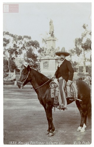 Imagen de "Mexican Gentleman in Charro suit"