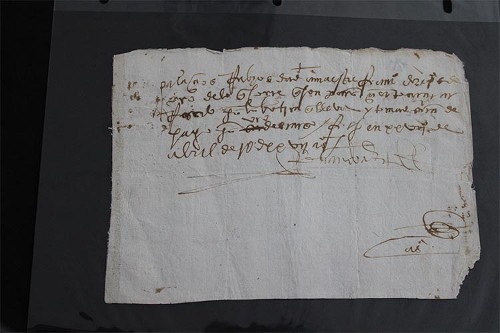 Imagen de Hernando Cortés, documento firmado