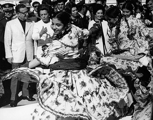 Imagen de Recepción del presidente de Chile, Salvador Allende en el Aeropuerto Internacional de Guadalajara, Jalisco (atribuido)