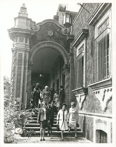 Imagen de Visita de Hortensia Bussi, esposa del presidente Salvador Allende, al Archivo Histórico de Guadalajara, Jalisco (atribuido)