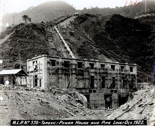 Imagen de M.L.P. Número 539. Tepexic. Power House a Pipe Line (propio), M.L.P. Número 539. Tepexic. Casa de fuerza y tubería de caída (alternativo)