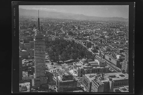 Imagen de Fotografía del paisaje urbano, Torre Latinoamericana, Palacio de Bellas Artes y Alameda Central, Centro histórico, Ciudad de México (atribuido)