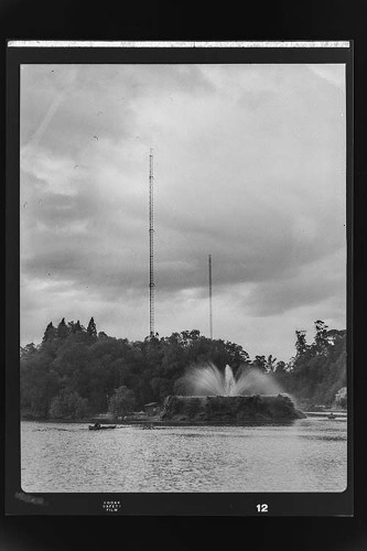 Imagen de Fotografía del paisaje urbano, lago de Chapultepec, Ciudad de México (atribuido)