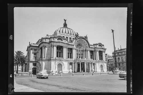 Imagen de Fotografía de arquitectura civil, Palacio de Bellas Artes, Ciudad de México (atribuido)