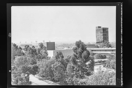 Imagen de Fotografía de arquitectura civil, paisaje de Rectoría, Ciudad de México (atribuido)