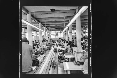 Imagen de Fotografía publicitaria, industrialización en la ciudad de Guadalajara, México (atribuido)