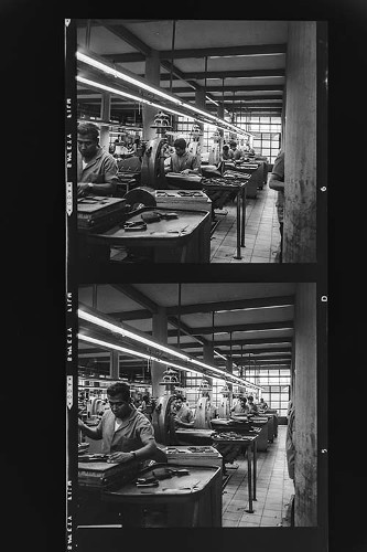 Imagen de Fotografía publicitaria, industrialización en la ciudad de Guadalajara, México (atribuido)
