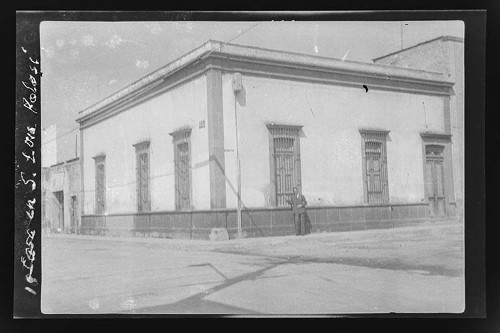 Imagen de Fotografía de arquitectura civil, Casa en San Luis Potosí (atribuido)