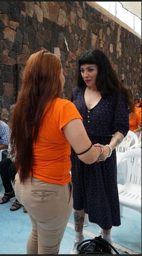 Imagen de Visita de Mon Laferte en el marco del taller de creación literaria y musical realizado por La Letra Escarlata (atribuido)