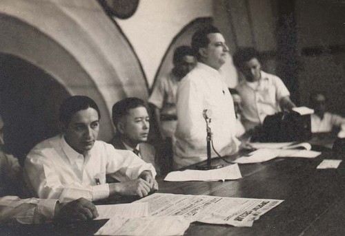 Imagen de Pedro Guerrero Martínez y Lavalle Urbina en una reunión política (atribuido)