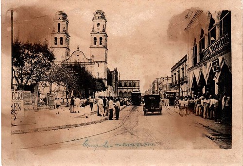 Imagen de Plaza de la Independencia y Catedral de Campeche (atribuido)