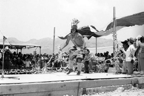 Imagen de Danzante interpretando la Danza del Venado en el XXI Encuentro de Música y Danza Indígena. Pueblo comcáac (seri) (propio)