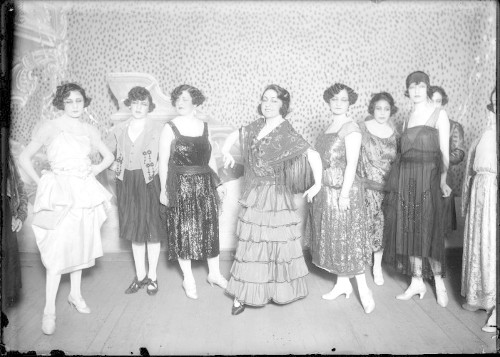 Imagen de María Conesa con tiples