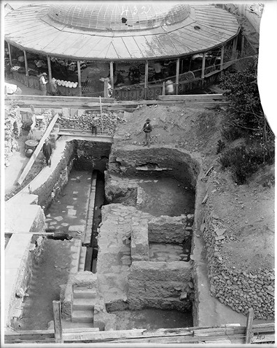 Imagen de Kiosco de flores junto a excavación arqueológica (atribuido)